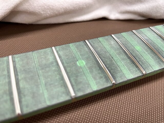 ネックの制作 - フレットのすり合わせ