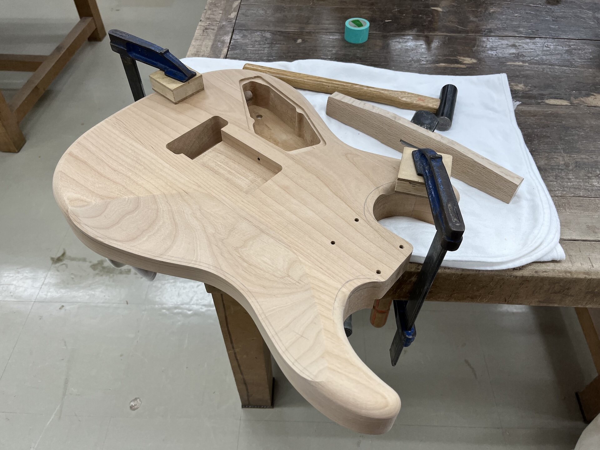 ボディ加工：バックカット