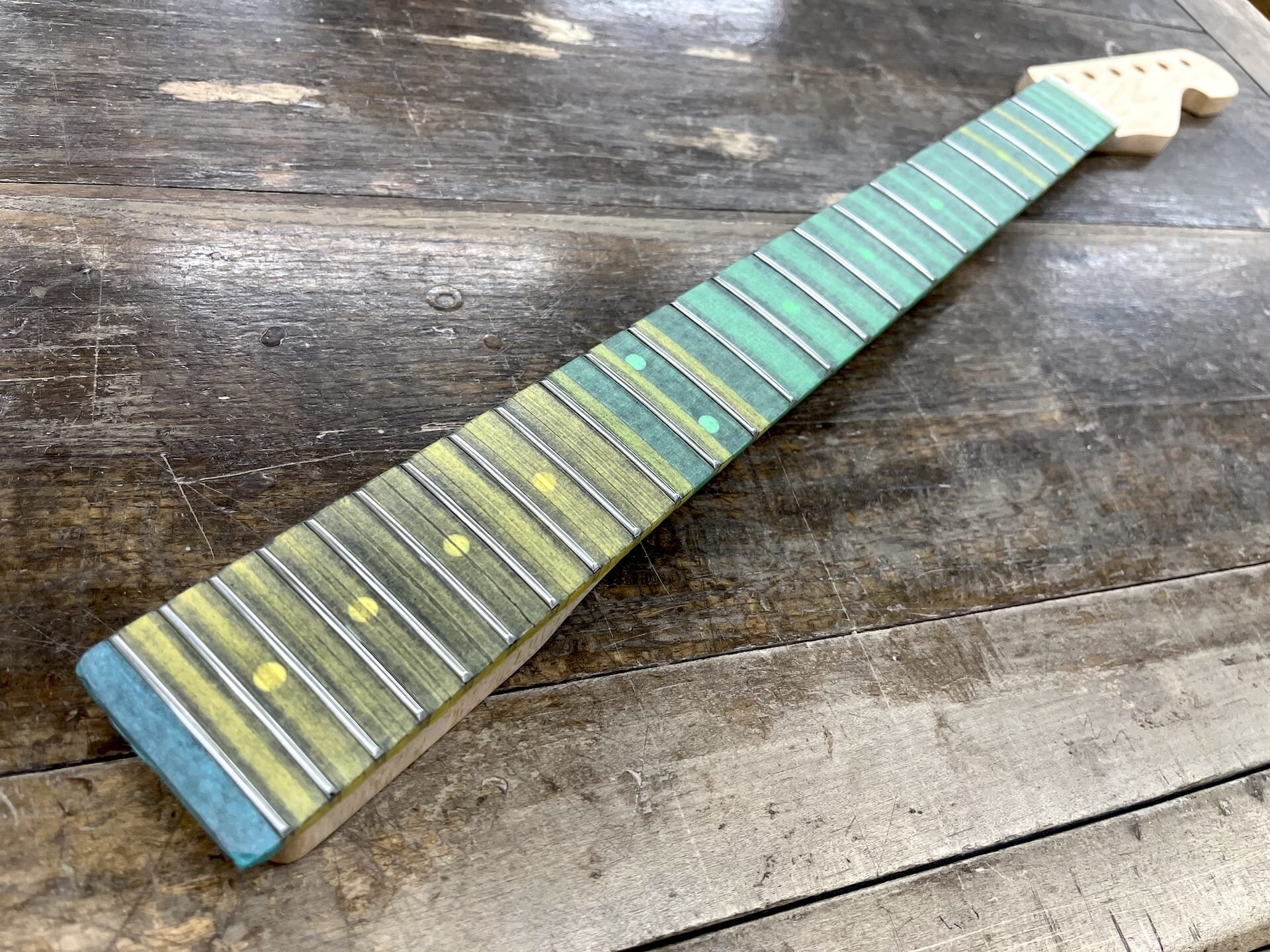 ネックの制作 - フレットのすり合わせ